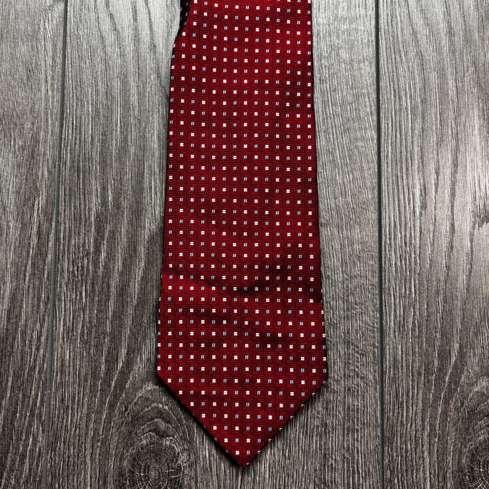 Brooks Brothers 346 Mens Red Silk Geometric Square Pattern Necktie Made in USA